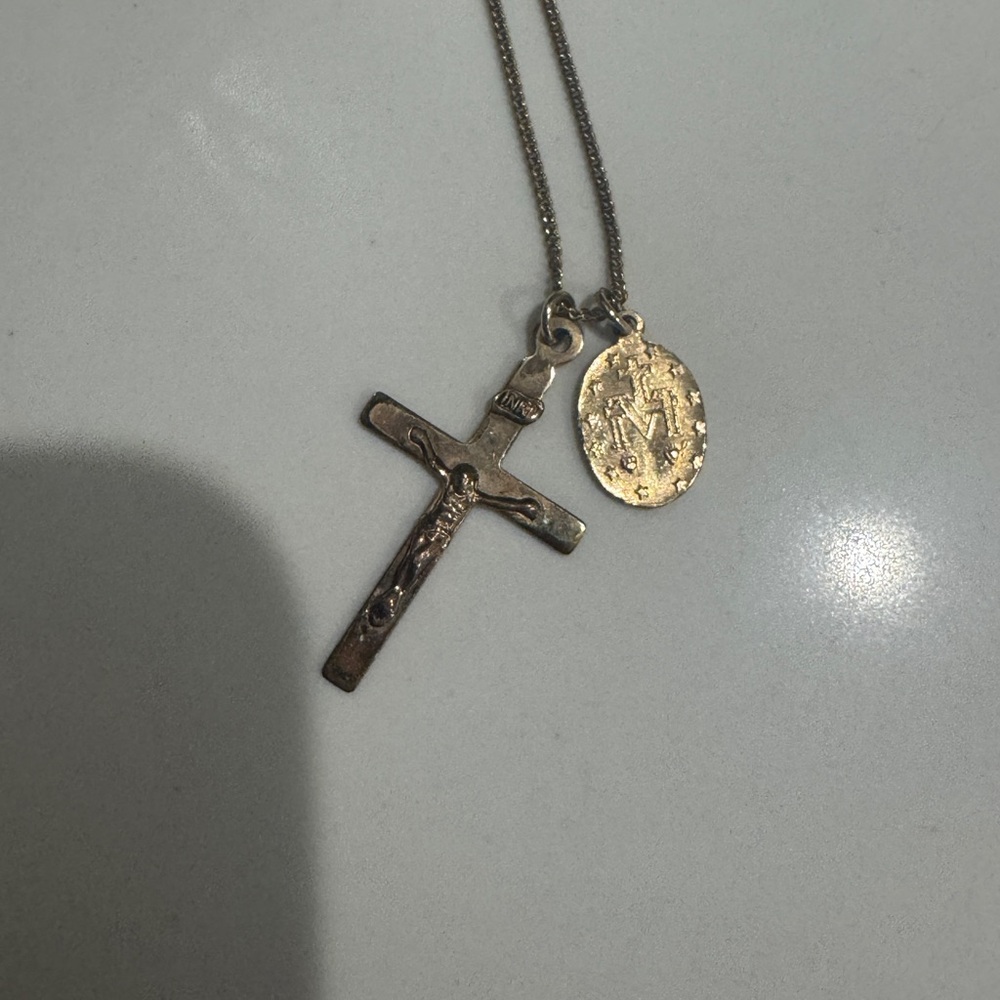 Bagatiba D2C Gold Necklace - Picture 5 of 7